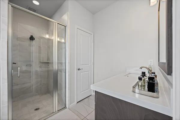 $3,850 | 904 Azul Lagoon Drive, Unit 11, Leander, TX 78641