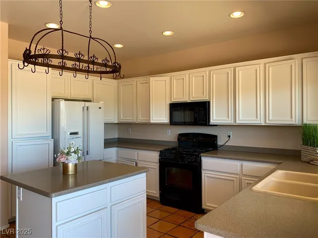 $2,331 | 1624 Williamsport Street, Henderson, NV 89052