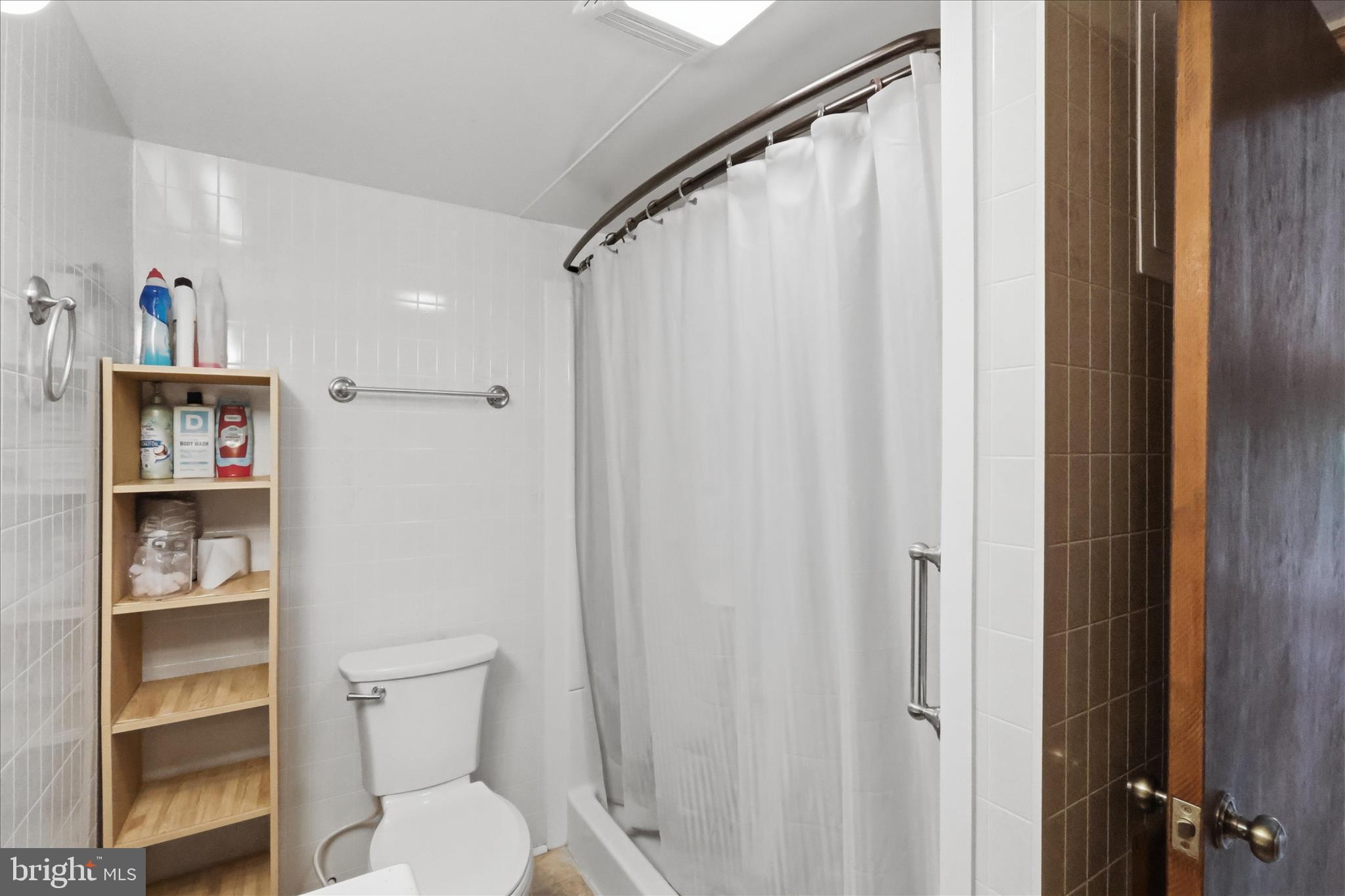 1756 Newcomer Road Chambersburg, PA 17202 - Photo 24 of 43 2nd Bathroom
