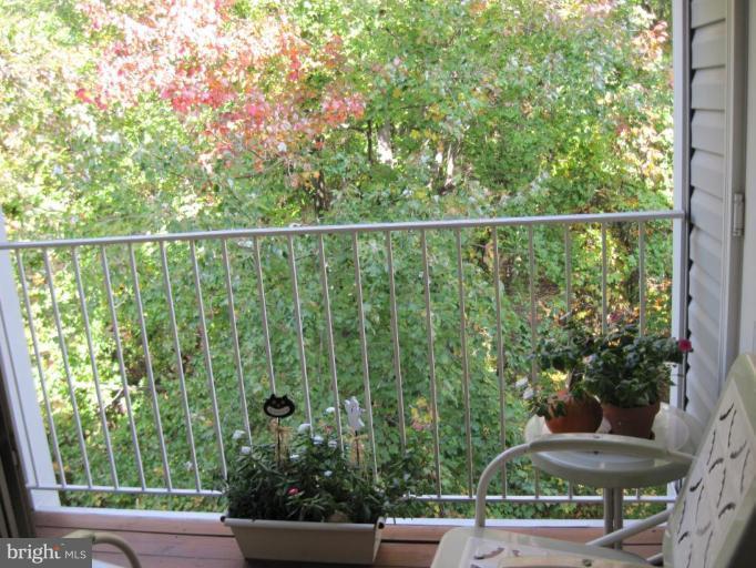 684 Kennington Road, Unit 684 Reisterstown, MD 21136 - Photo 9 of 16 Deck