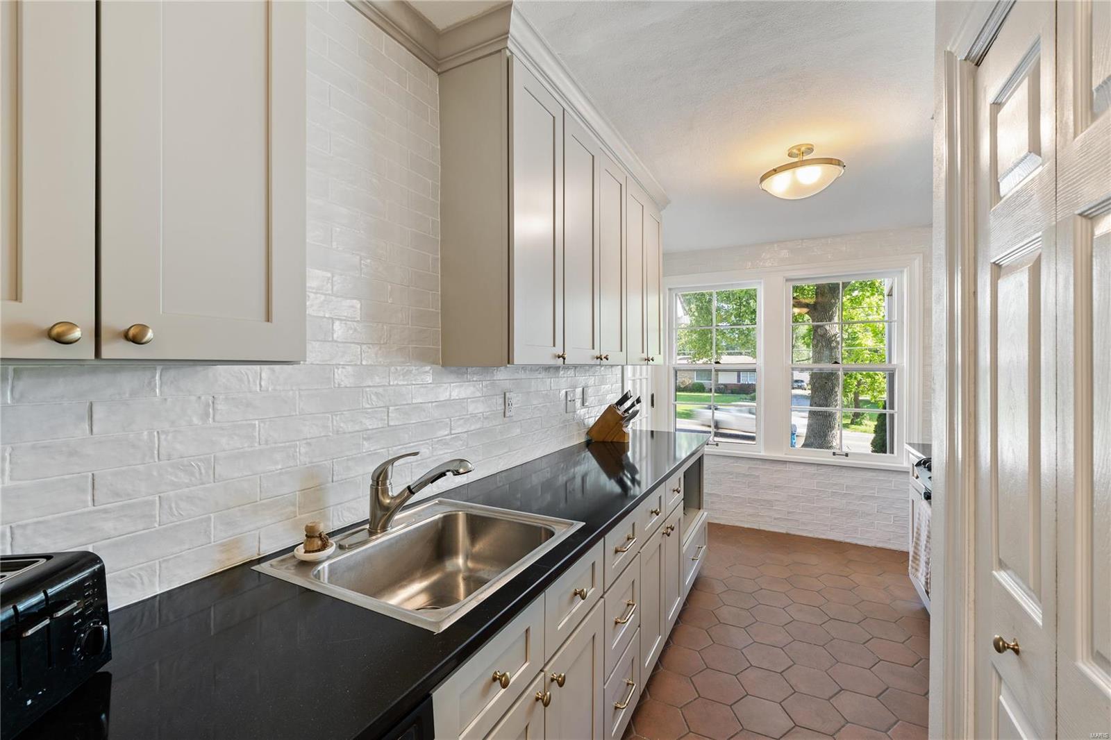 6400 Heege Road St. Louis, MO 63123 - Photo 15 of 45 Gallery Image 15