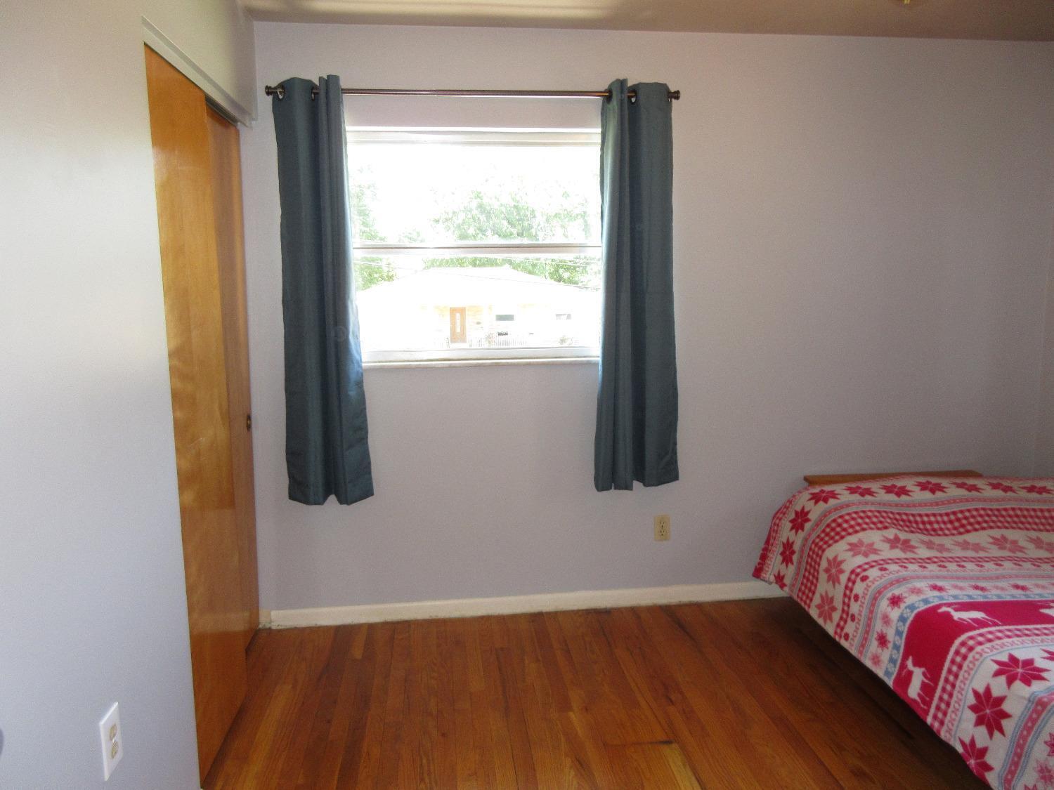 5796 Lawrence Road Cincinnati, OH 45248 - Photo 30 of 33