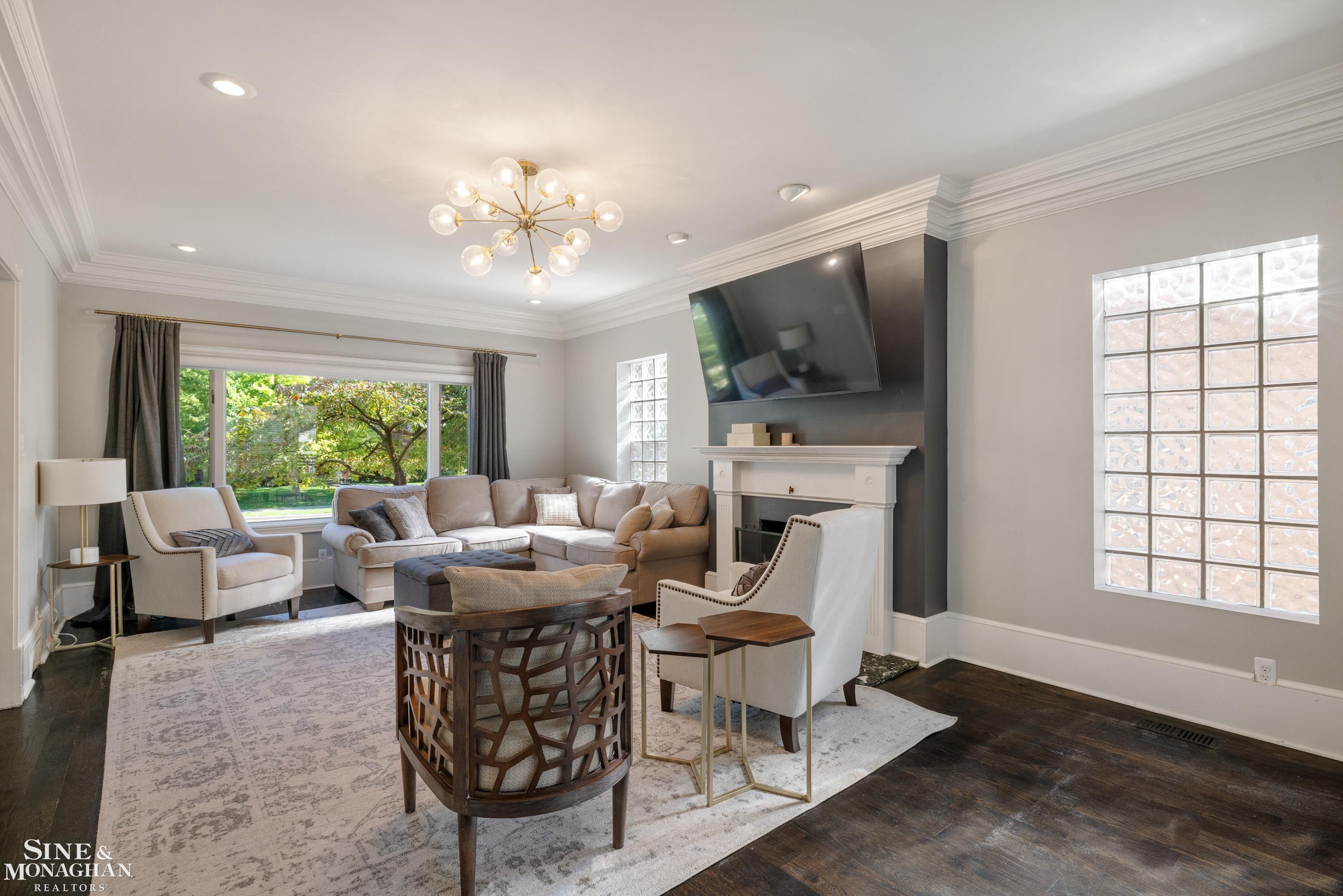 387 Neff Road Grosse Pointe, MI 48230 - Photo 11 of 59 50205717-F66AE3D3-76CC-4D33-B0B1-3B0B027287E9.JPG