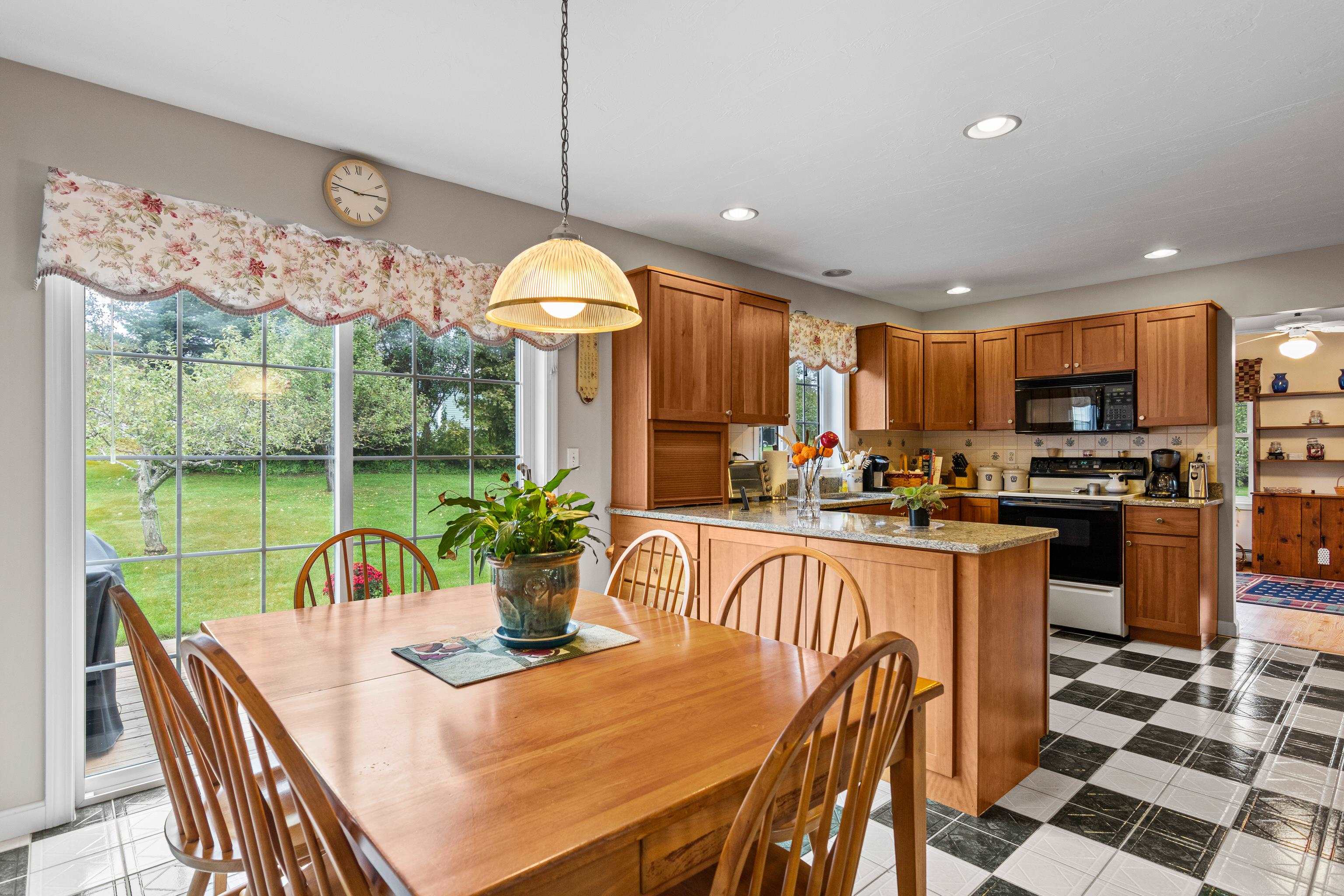 73 West Parish Road Concord, NH 03303 - Photo 18 of 29