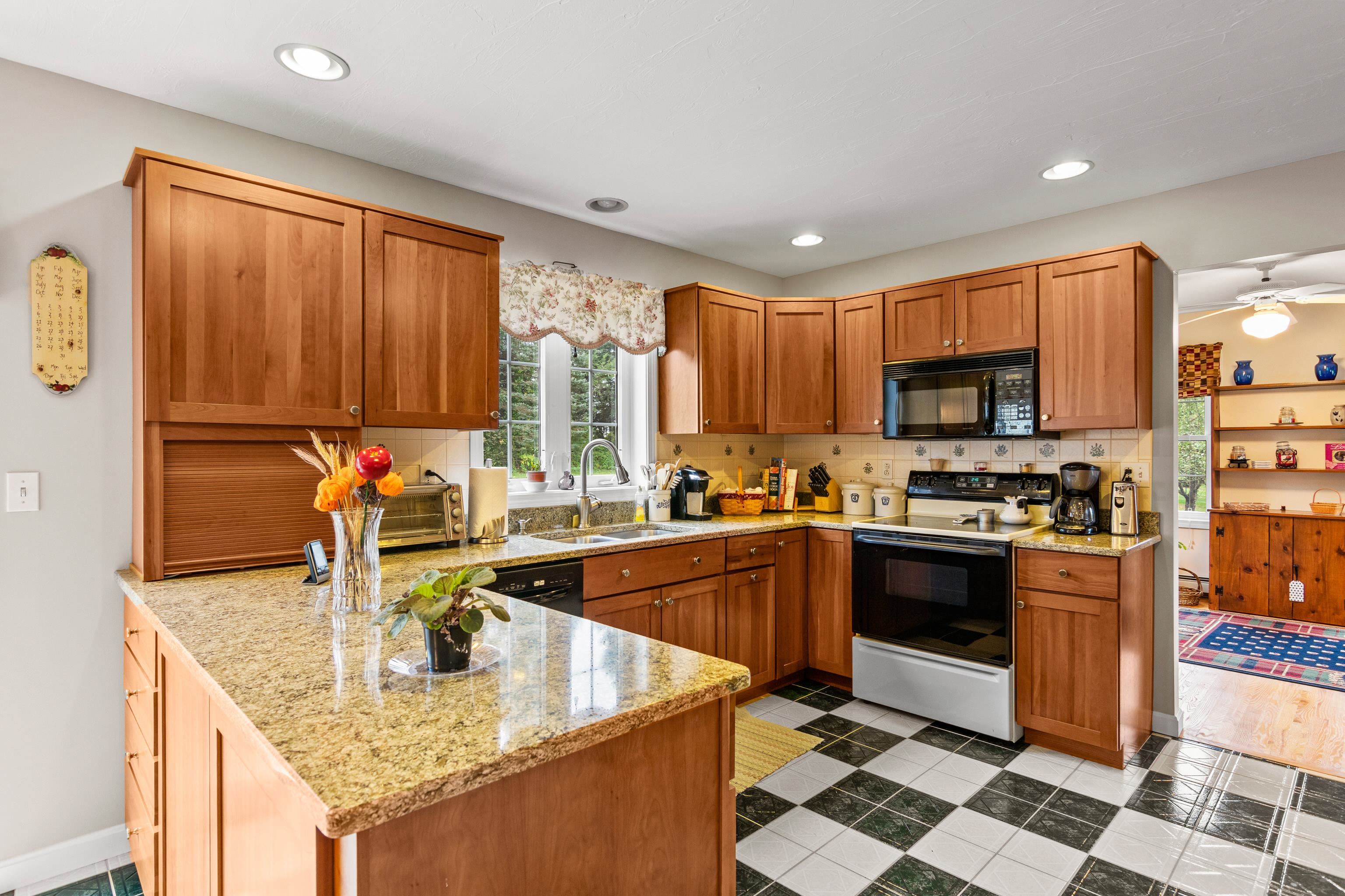 73 West Parish Road Concord, NH 03303 - Photo 8 of 29