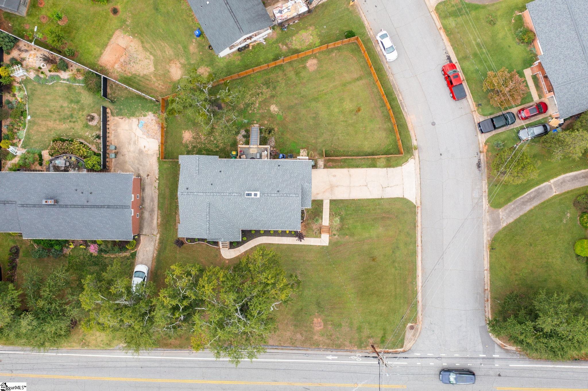 204 Greenacre Road Greenville, SC 29607 - Photo 31 of 45