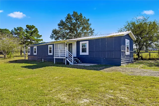 $1,300 | 3997 County Road 3190, Tyler, TX 75706