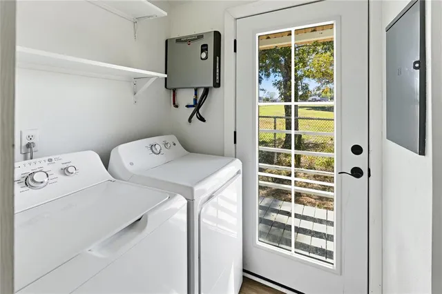 $1,300 | 3997 County Road 3190, Tyler, TX 75706