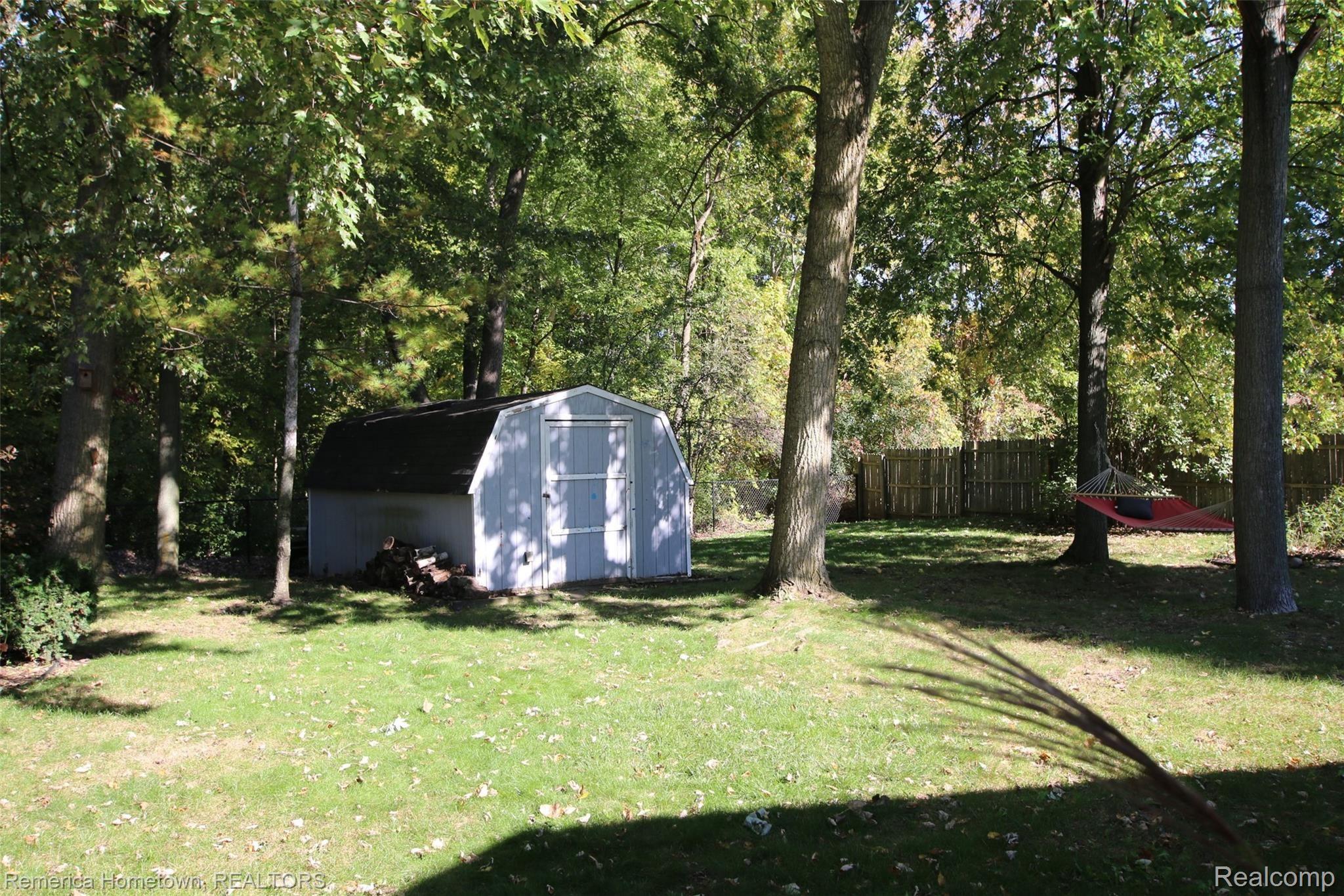 43090 Keystone Canton, MI 48187 - Photo 21 of 23 Back yard.JPG