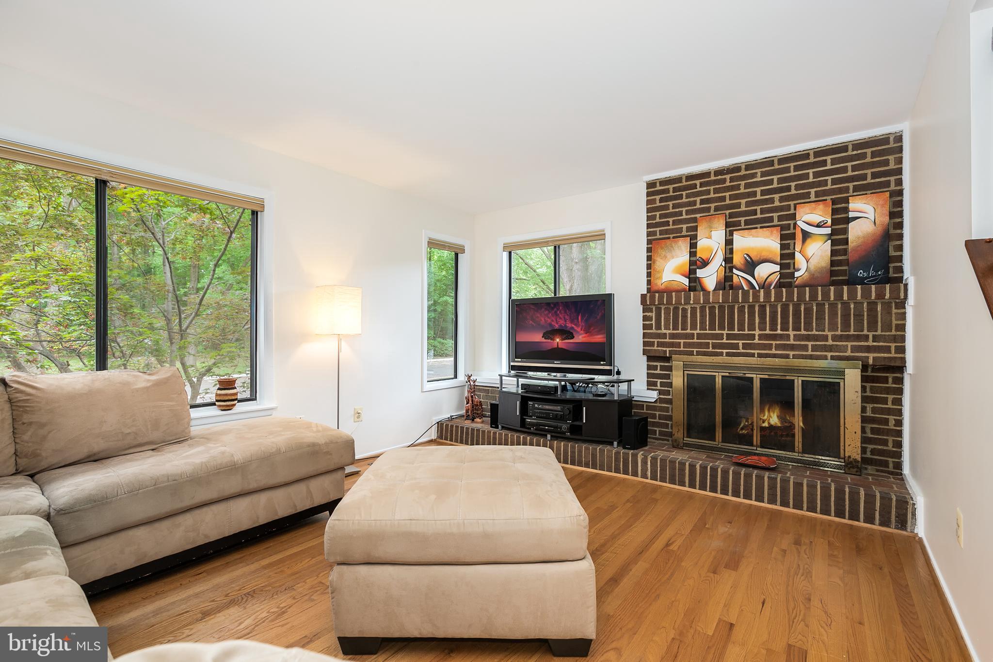 2040 Winged Foot Court Reston, VA 20191 - Photo 6 of 41 Gallery Image 6
