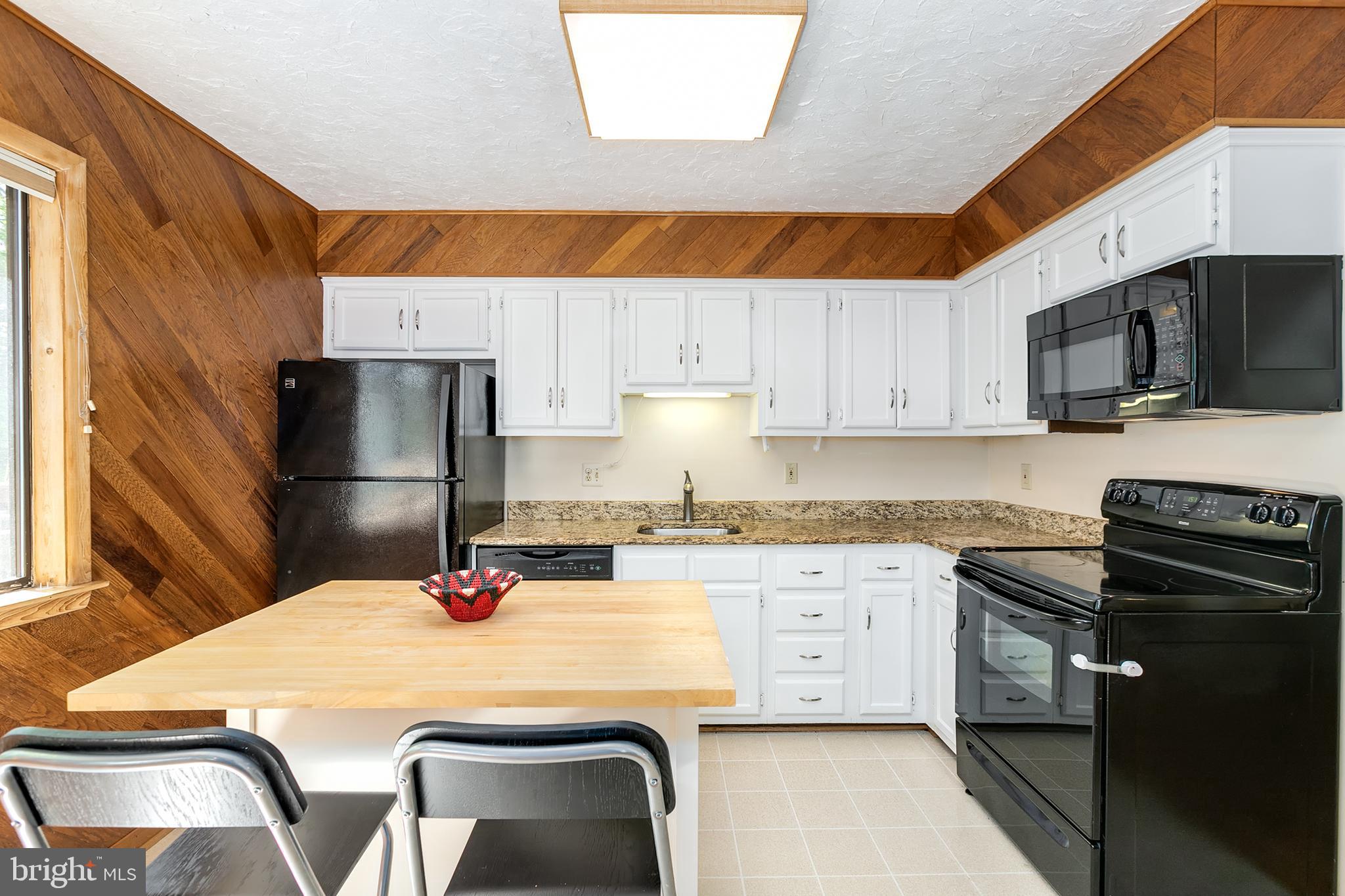 2040 Winged Foot Court Reston, VA 20191 - Photo 7 of 41 Gallery Image 7