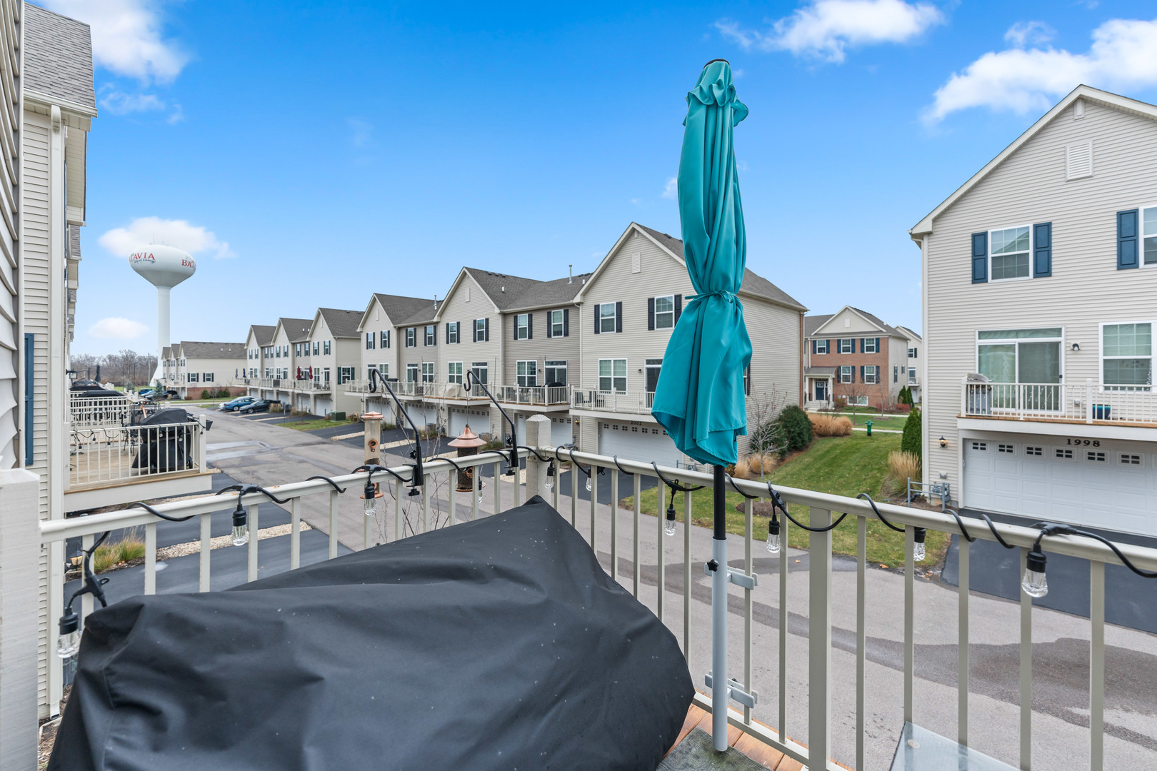 1627 Sager Way Batavia, IL 60510 - Photo 14 of 30 a view of a building from a city view