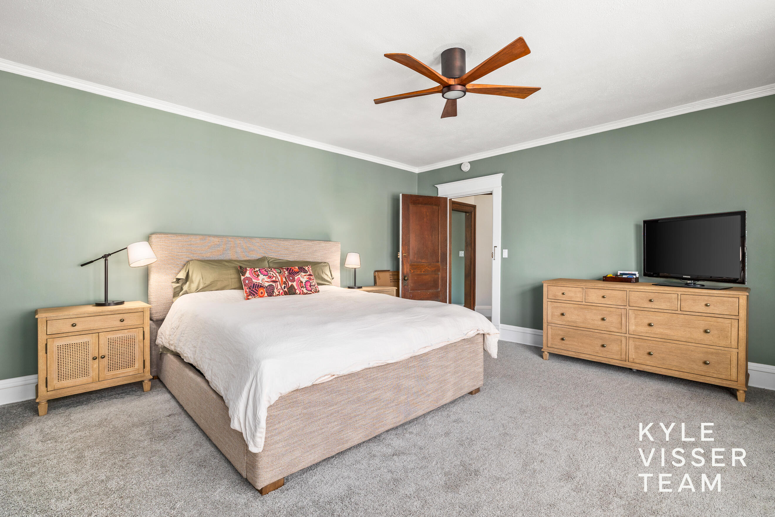 304 Paris Avenue Southeast Grand Rapids, MI 49503 - Photo 23 of 62 Unit 2 Bedroom #1