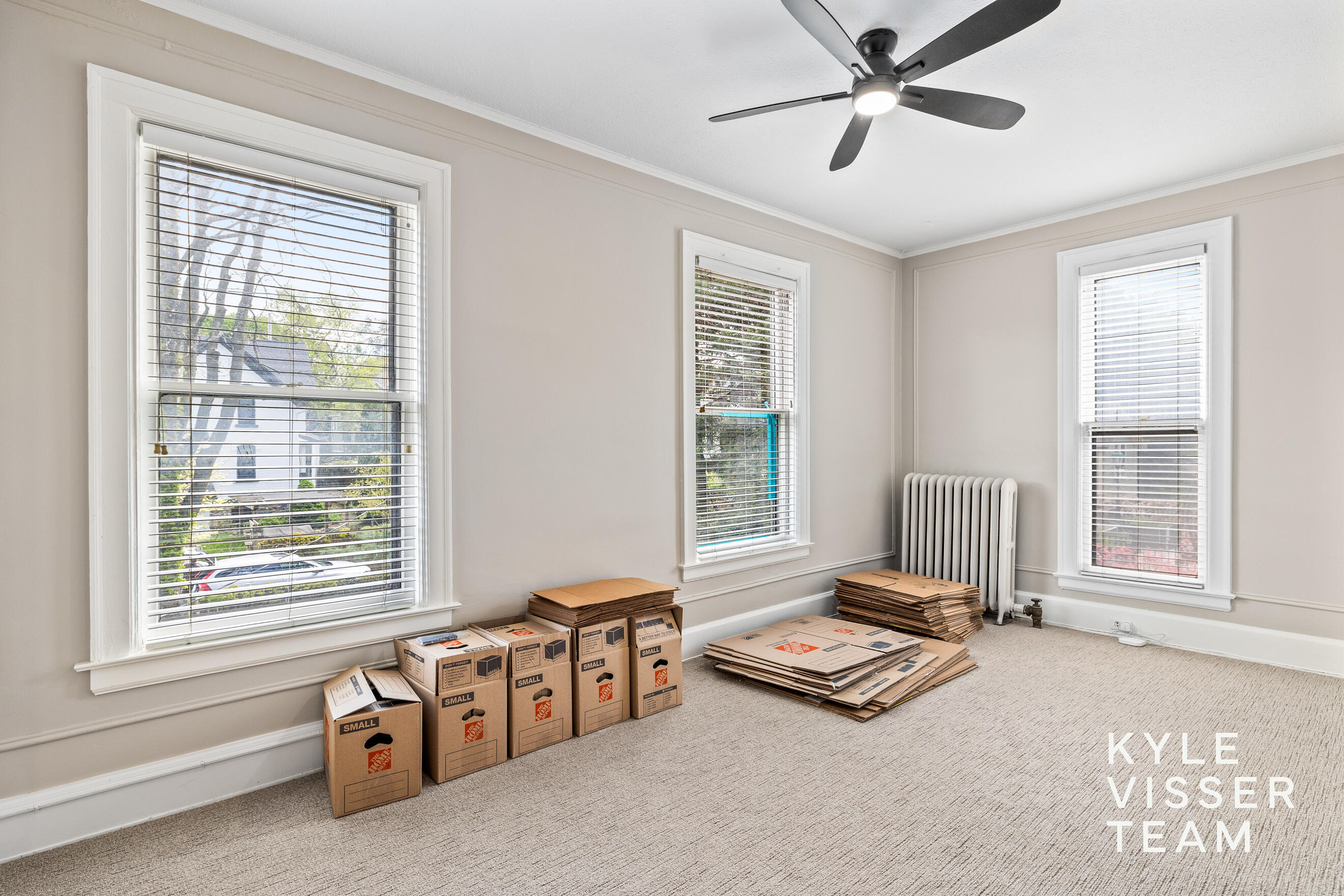304 Paris Avenue Southeast Grand Rapids, MI 49503 - Photo 31 of 62 Unit 3 Sitting Room