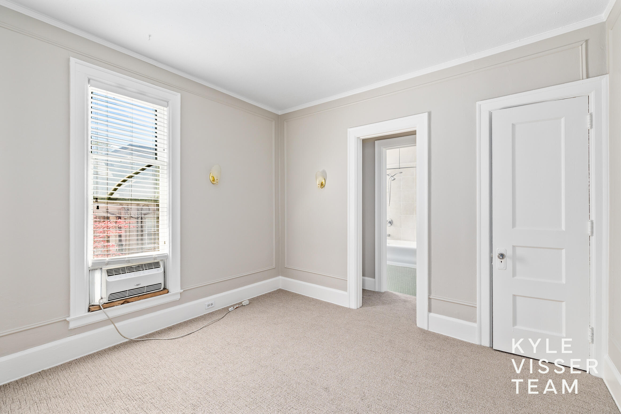 304 Paris Avenue Southeast Grand Rapids, MI 49503 - Photo 36 of 62 Unit 3 Bedroom #1