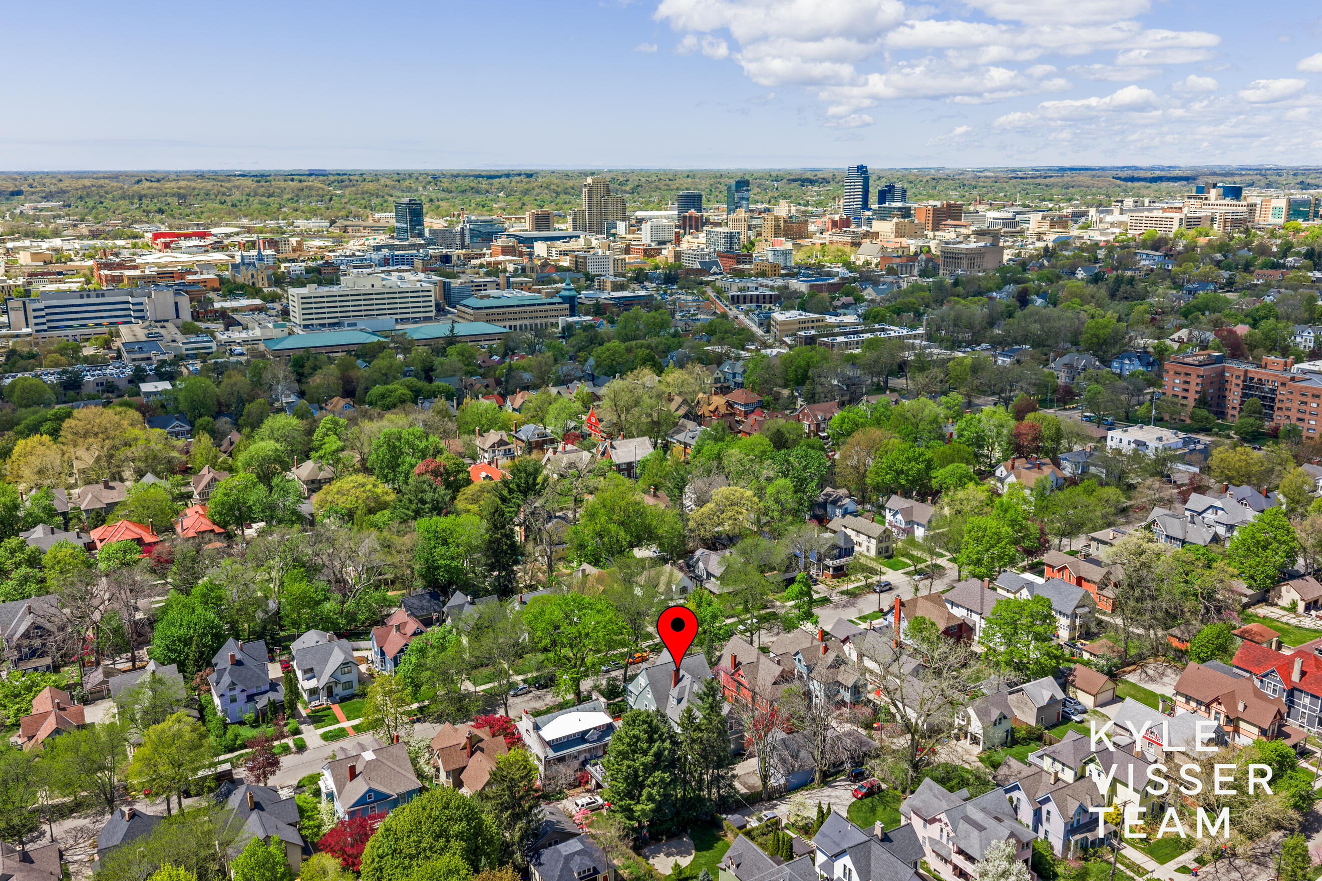 304 Paris Avenue Southeast Grand Rapids, MI 49503 - Photo 5 of 62 Aerial