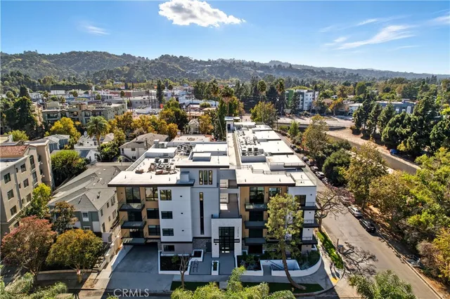 $6,525 | 12078 Guerin Street, Unit 307, Studio City, CA 91604