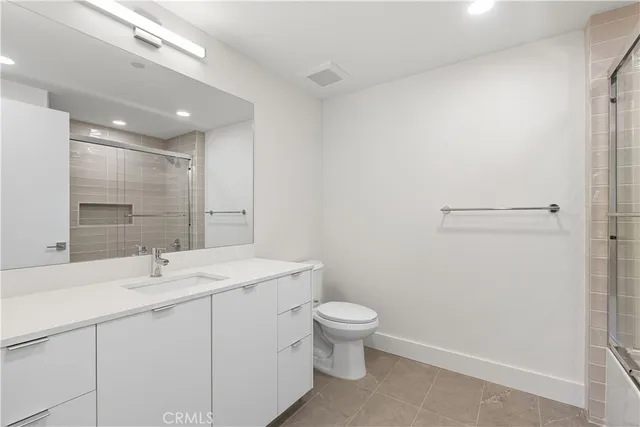 $6,525 | 12078 Guerin Street, Unit 307, Studio City, CA 91604