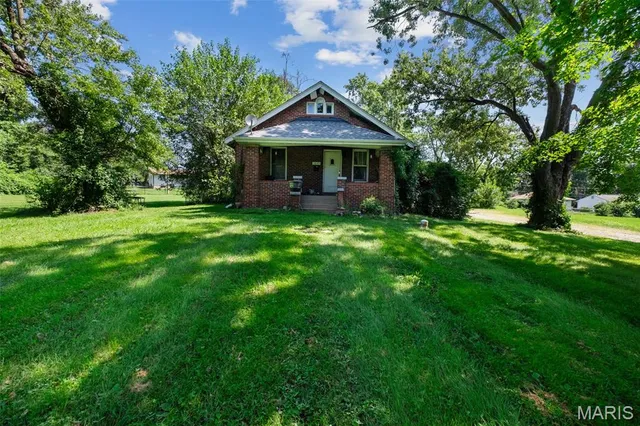 $175,000 | 1625 Charbonier Road, Florissant, MO 63031