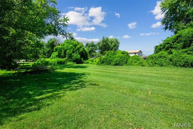 $175,000 | 1625 Charbonier Road, Florissant, MO 63031