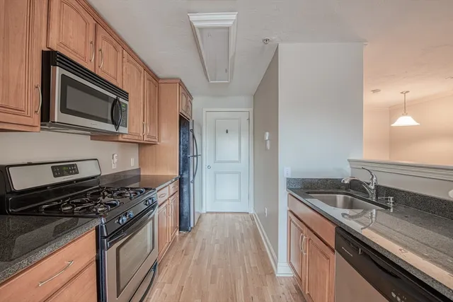 $399,900 | 555 Page Street, Unit 105, Stoughton, MA 02072