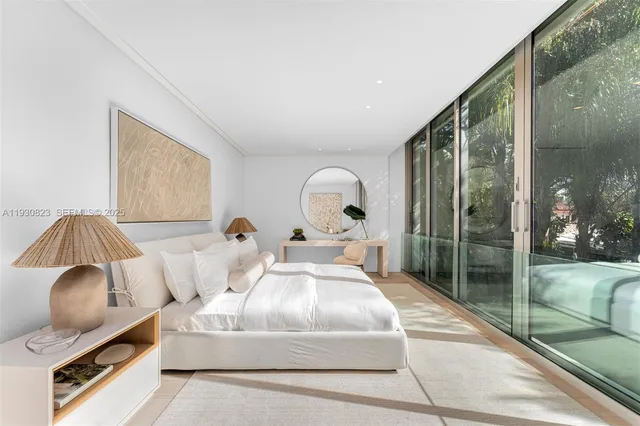 $9,950,000 | 1616 Onaway Drive, Miami, FL 33133