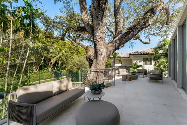 $9,950,000 | 1616 Onaway Drive, Miami, FL 33133