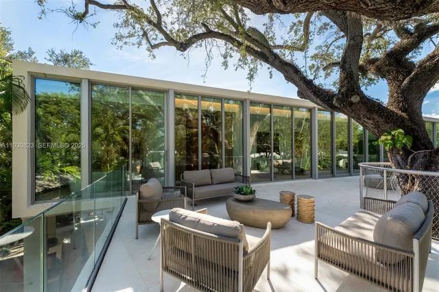 $9,950,000 | 1616 Onaway Drive, Miami, FL 33133