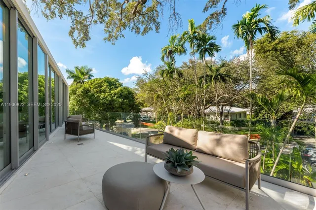 $9,950,000 | 1616 Onaway Drive, Miami, FL 33133