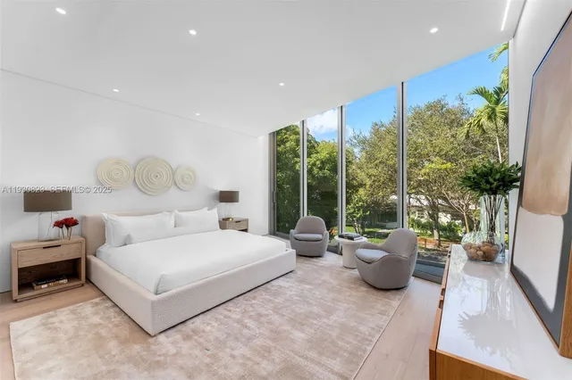 $9,950,000 | 1616 Onaway Drive, Miami, FL 33133