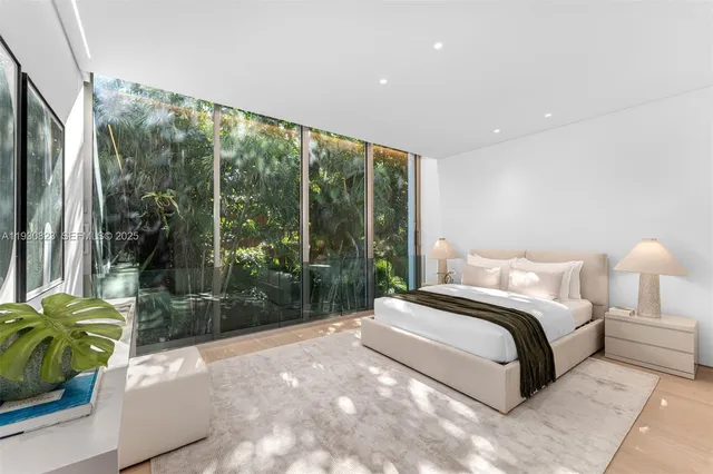 $9,950,000 | 1616 Onaway Drive, Miami, FL 33133