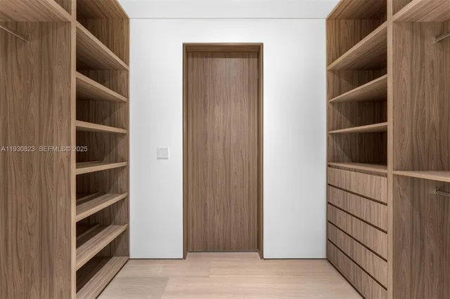 $9,950,000 | 1616 Onaway Drive, Miami, FL 33133