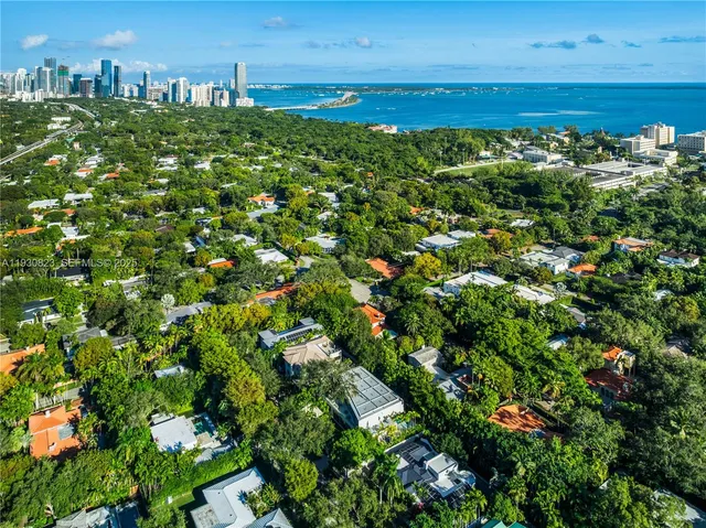 $9,950,000 | 1616 Onaway Drive, Miami, FL 33133