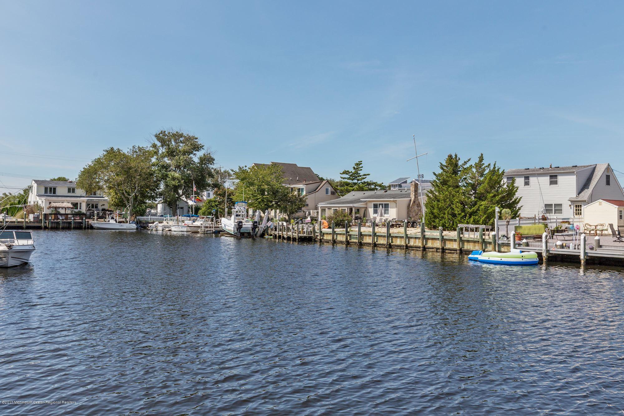 111 Bloomfield Road Barnegat, NJ 08005 - Photo 23 of 28 056_111_BLOOMFIELD_RD_208382_273306