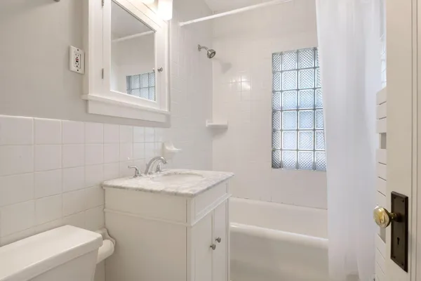 $2,195 | 5004 Oliver Avenue South, Unit 2, Minneapolis, MN 55419
