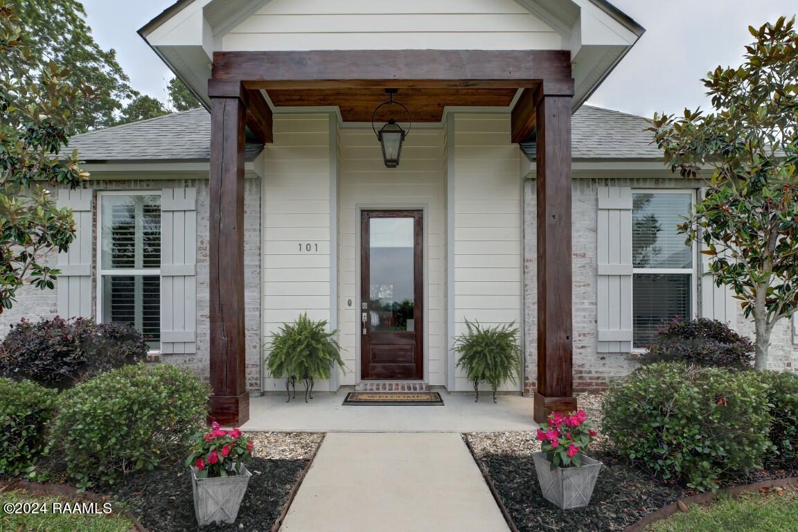 101 Whispering Meadows Road Broussard, LA 70518 - Photo 5 of 34 101 WhisperingMeadow-5