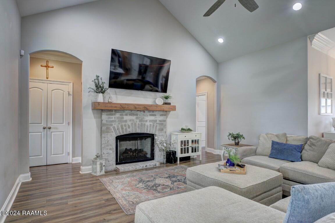 101 Whispering Meadows Road Broussard, LA 70518 - Photo 9 of 34 101 WhisperingMeadow-9