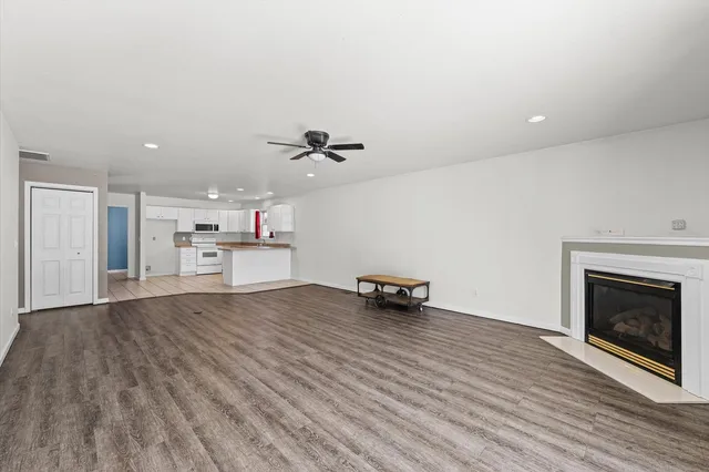 $180,000 | 1004 Waters Edge Road, Champaign, IL 61822