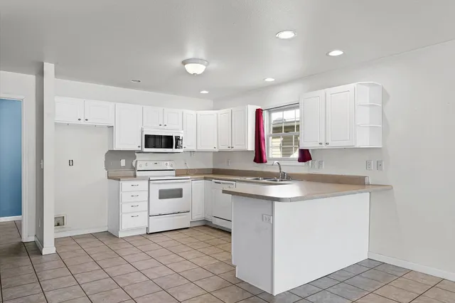 $180,000 | 1004 Waters Edge Road, Champaign, IL 61822