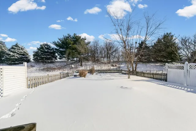 $180,000 | 1004 Waters Edge Road, Champaign, IL 61822