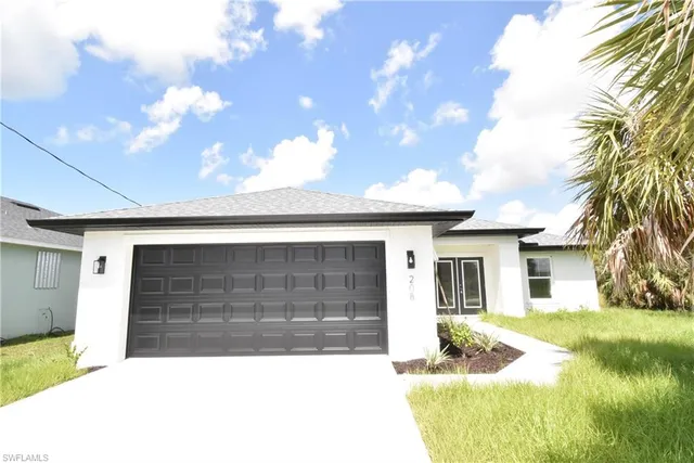 $2,200 | 208 Sunset Road, Rotonda West, FL 33947