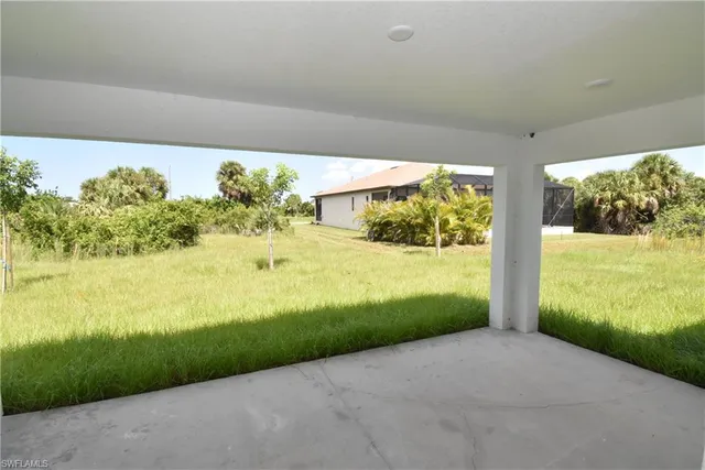 $2,200 | 208 Sunset Road, Rotonda West, FL 33947