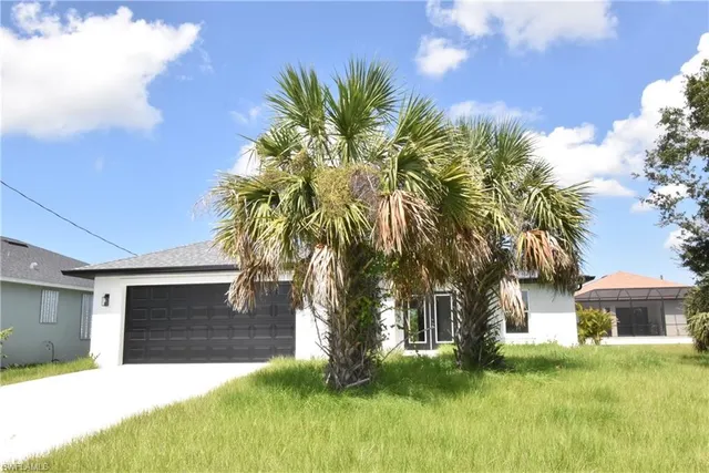 $2,200 | 208 Sunset Road, Rotonda West, FL 33947