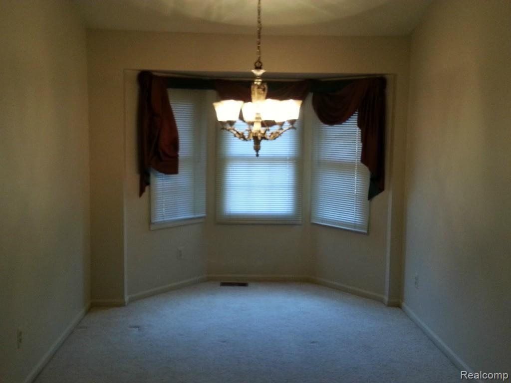 255 Marmoor Court, Unit 22 Rochester, MI 48309 - Photo 4 of 6 255-4.jpg