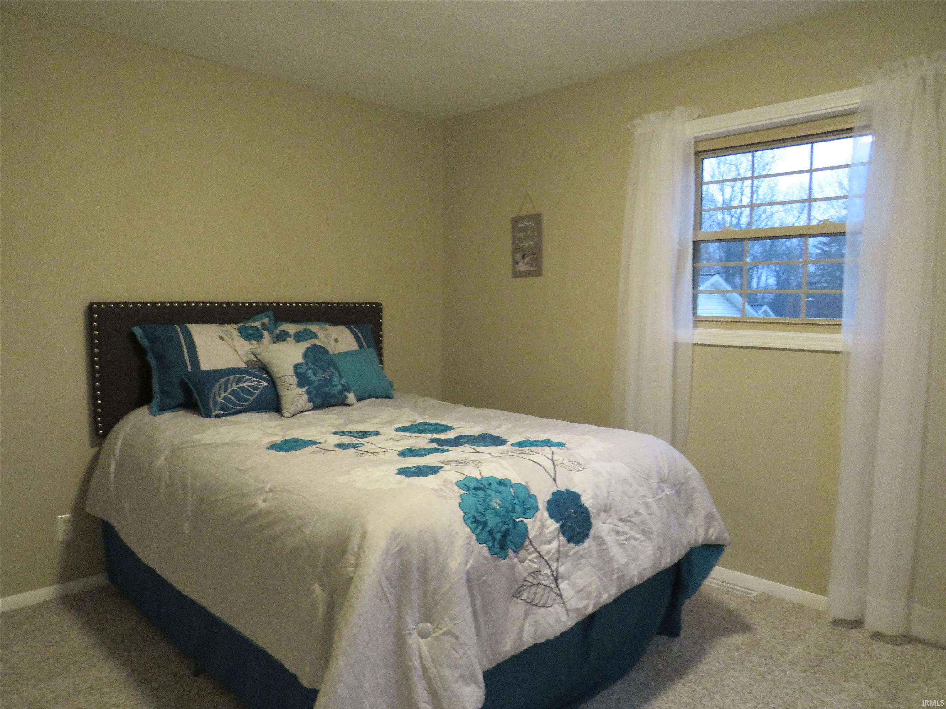 647 Riley Boulevard Bedford, IN 47421 - Photo 12 of 22