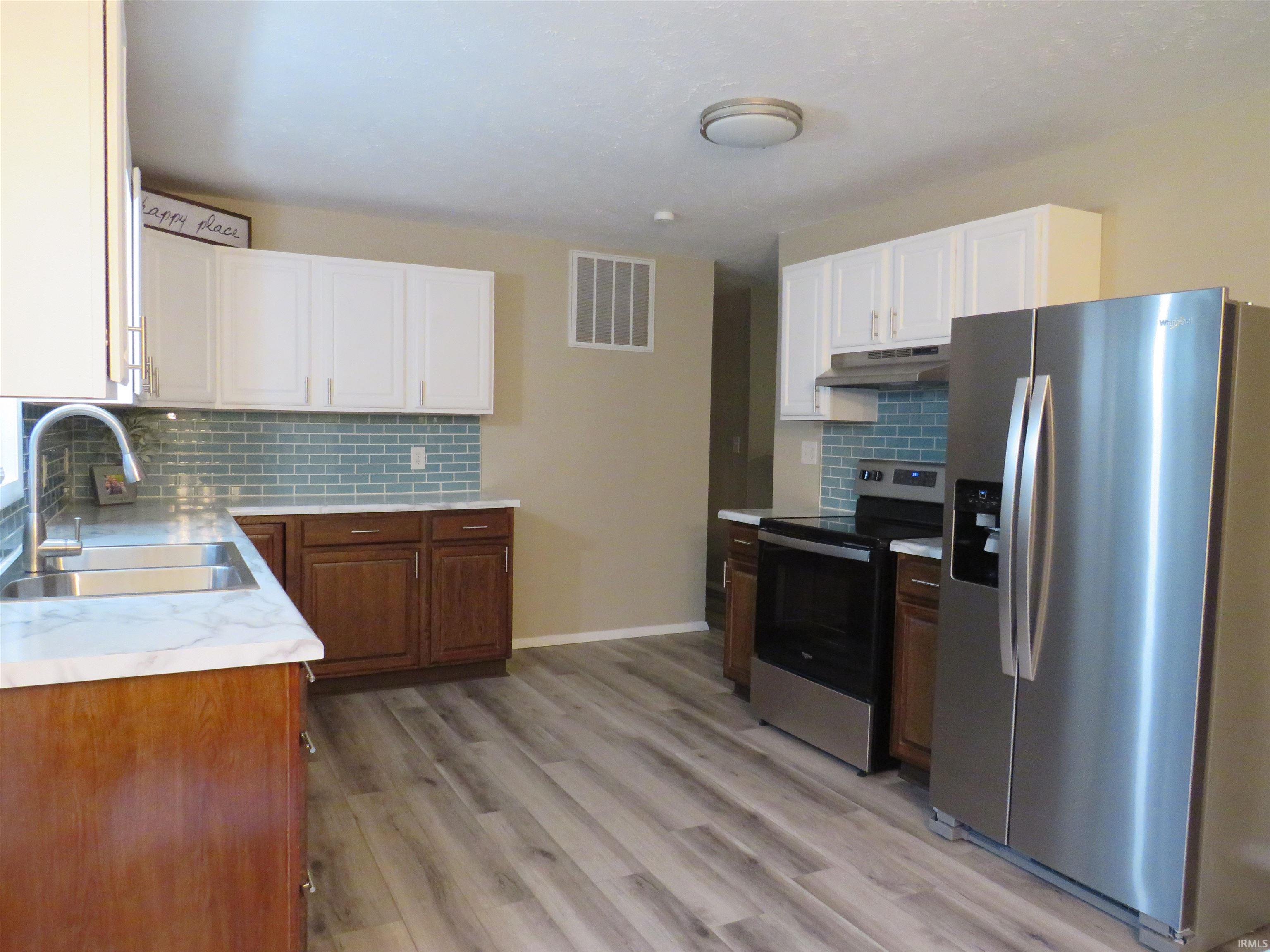 647 Riley Boulevard Bedford, IN 47421 - Photo 8 of 22