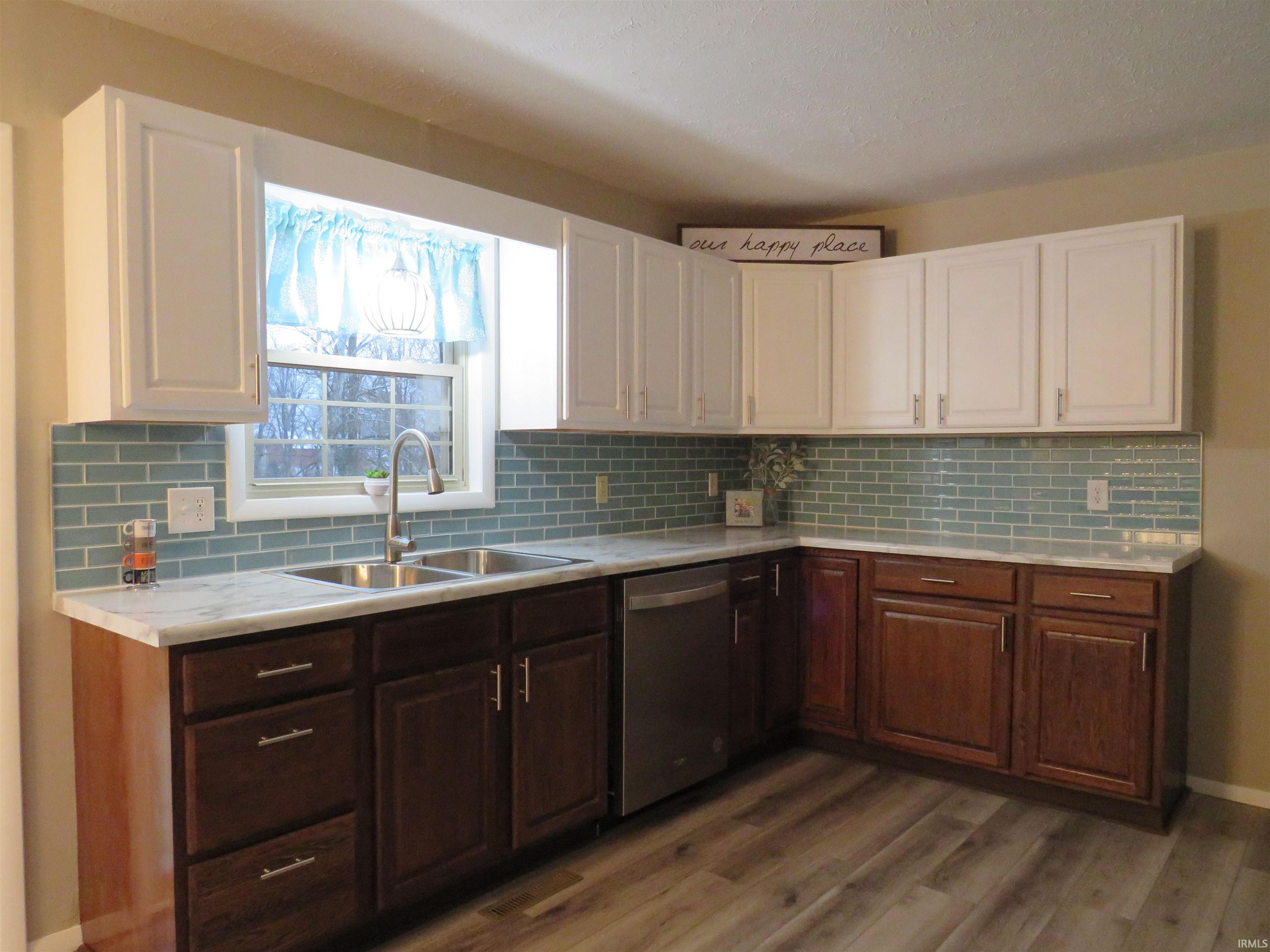 647 Riley Boulevard Bedford, IN 47421 - Photo 9 of 22