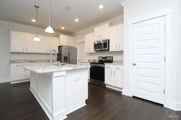 $1,925 | 717 Brambling Court, Cantonment, FL 32533