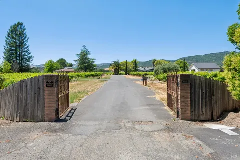 $2,350,000 | 1075 Lark Avenue, Sonoma, CA 95476