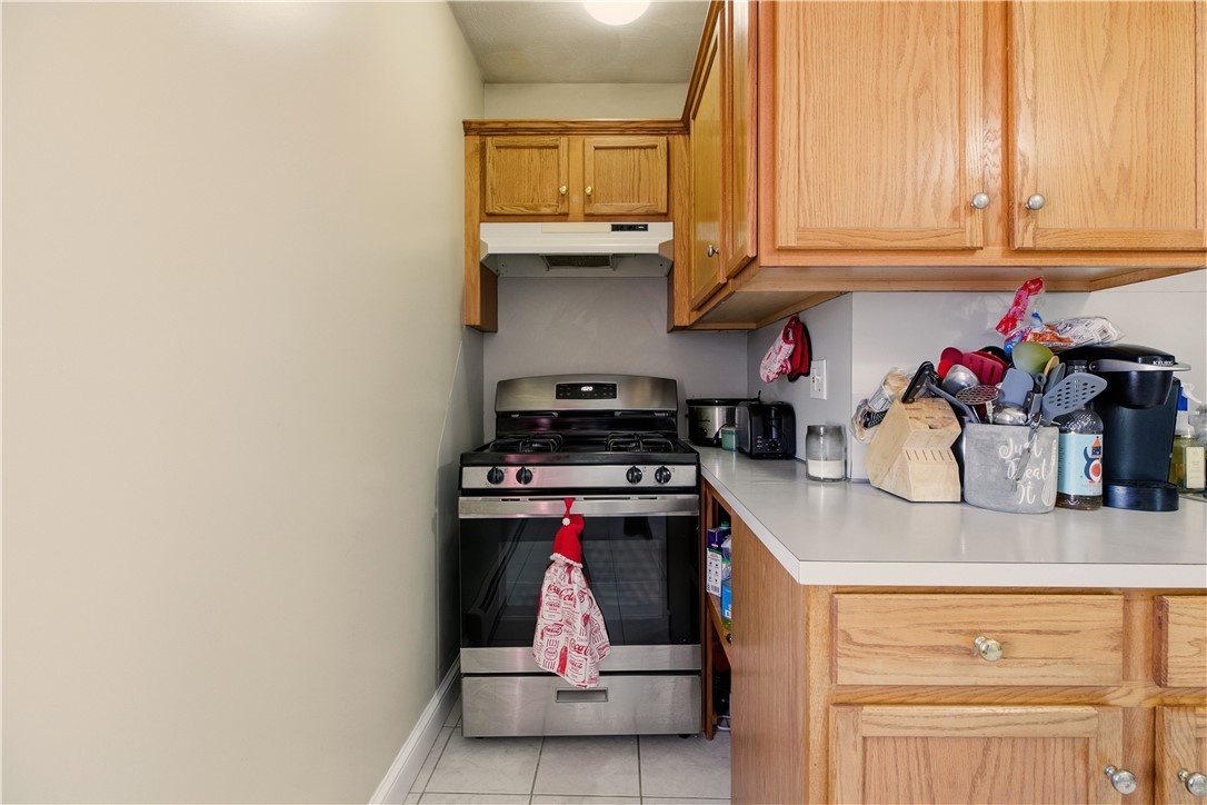 293 State Street Bristol, RI 02809 - Photo 30 of 48 2nd floor kitchen